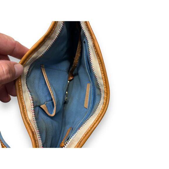 Dooney & Bourke DB Vintage One Strap Shoulder Purse Bag Small Cream Rainbow Zip - Picture 7 of 8